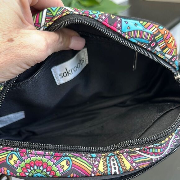 Sakroots colorful Crossbody shoulder handbag, purse, gift versatile could be new - Picture 9 of 10